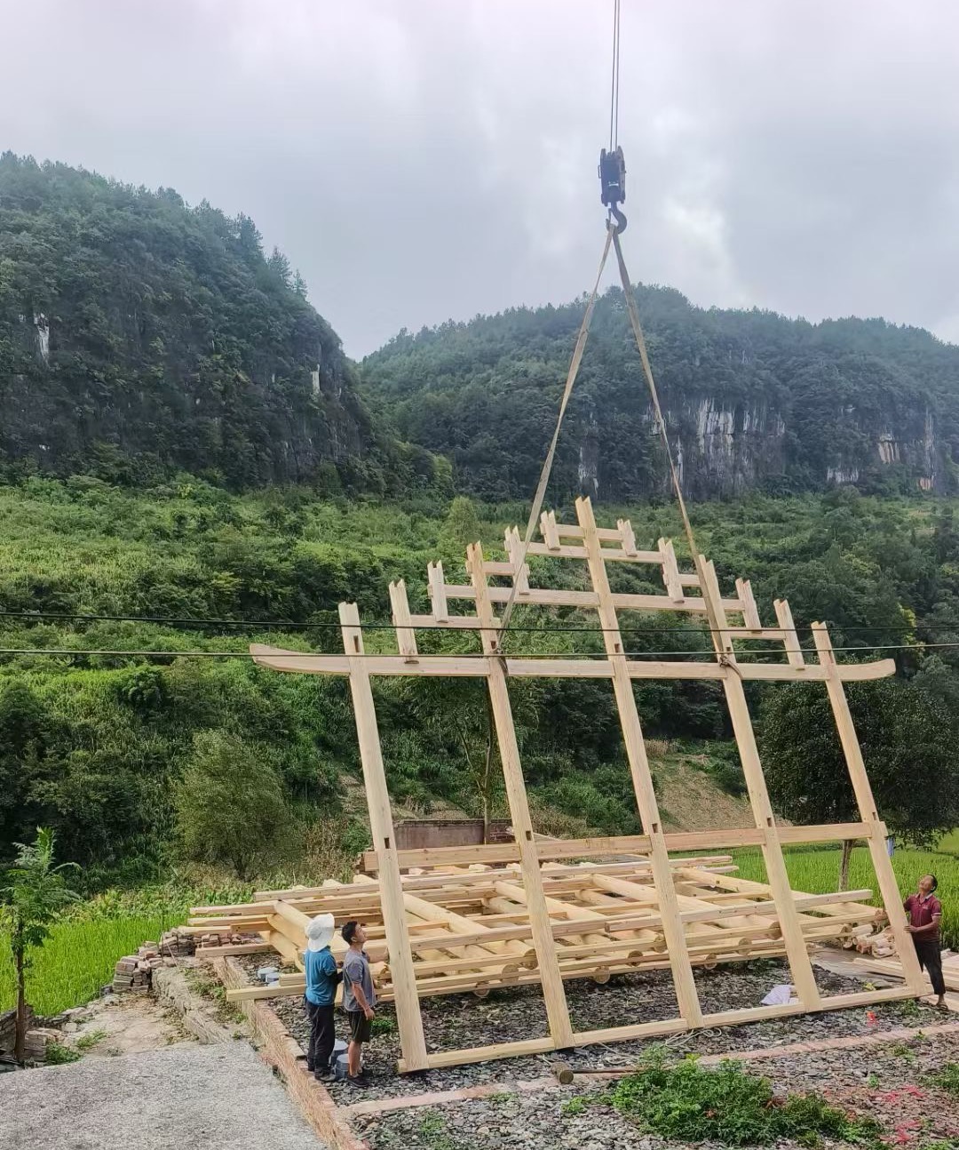 东风区汽车吊出租公司怎么保证发动机散热问题