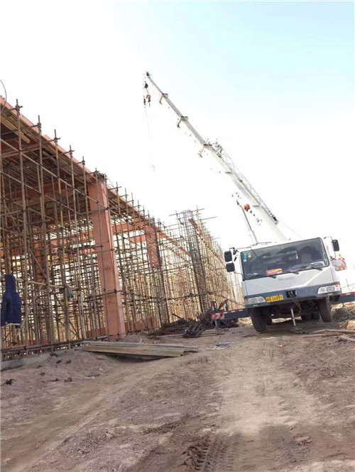 东风区吊车作业的安全注意事项有哪些？