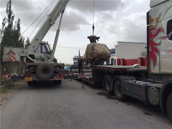 东风区狭窄场地（如小区、车间）适合用哪种吊车？